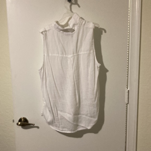 Simple White Top - Picture 2 of 2